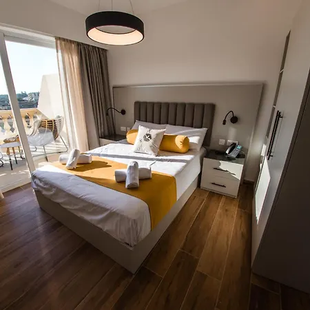 City Stay B&B 4*