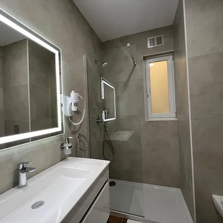 לינה וארוחת בוקר City Stay B&B 4*