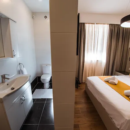 לינה וארוחת בוקר City Stay B&B