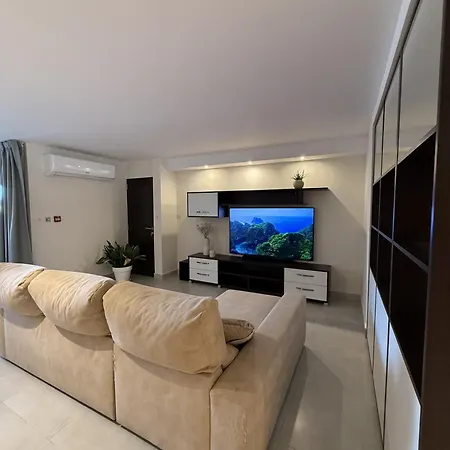 לינה וארוחת בוקר City Stay B&B 4*