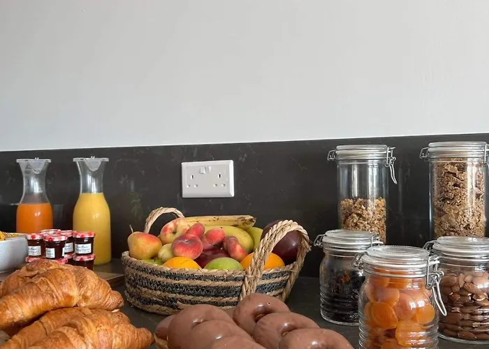 City Stay B&B Bed & Breakfast 4*