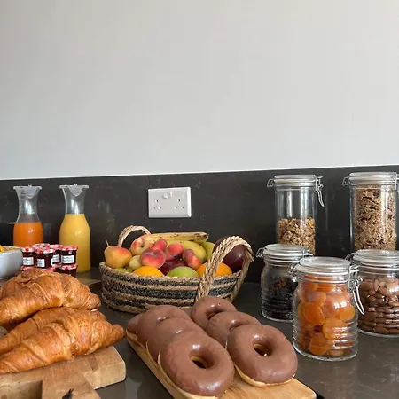 City Stay B&B Bed & Breakfast 4*